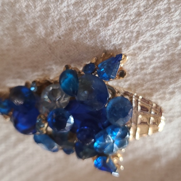 BG Rhinestone Pin - Picture 2 of 8